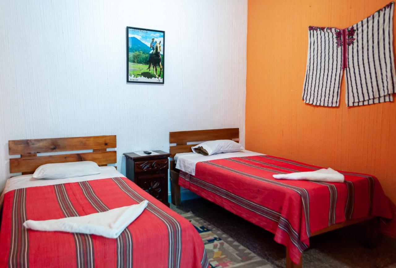 Victorias Hotel Panajachel Extérieur photo