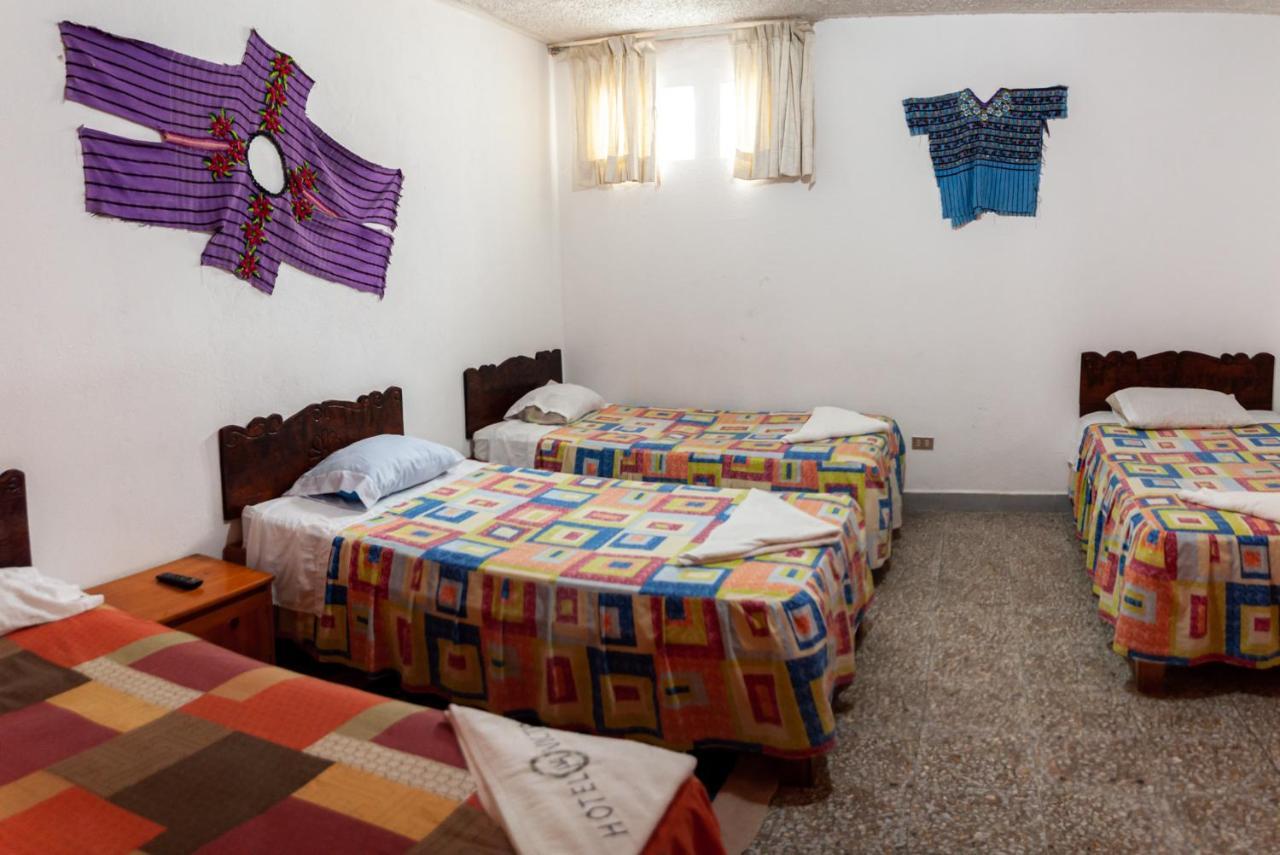 Victorias Hotel Panajachel Extérieur photo