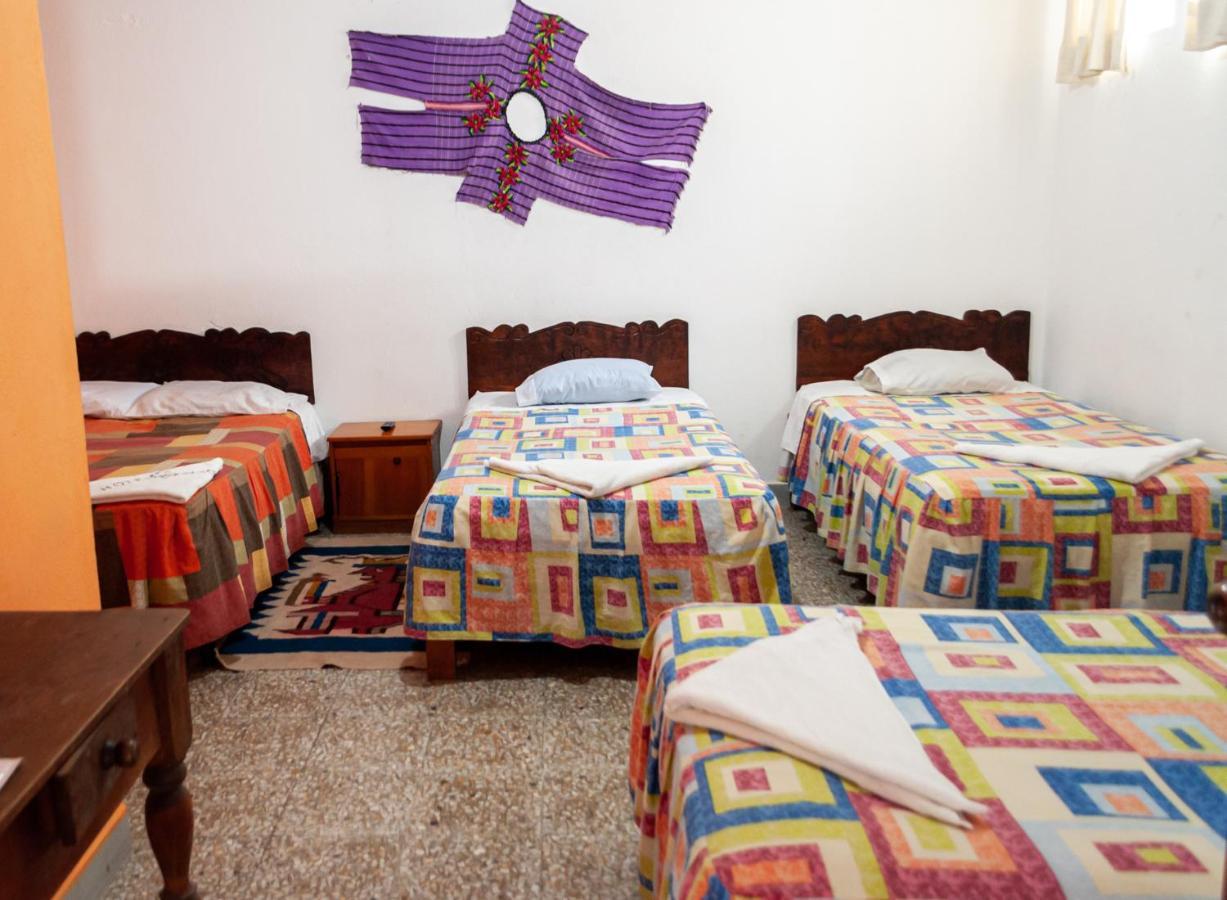 Victorias Hotel Panajachel Extérieur photo