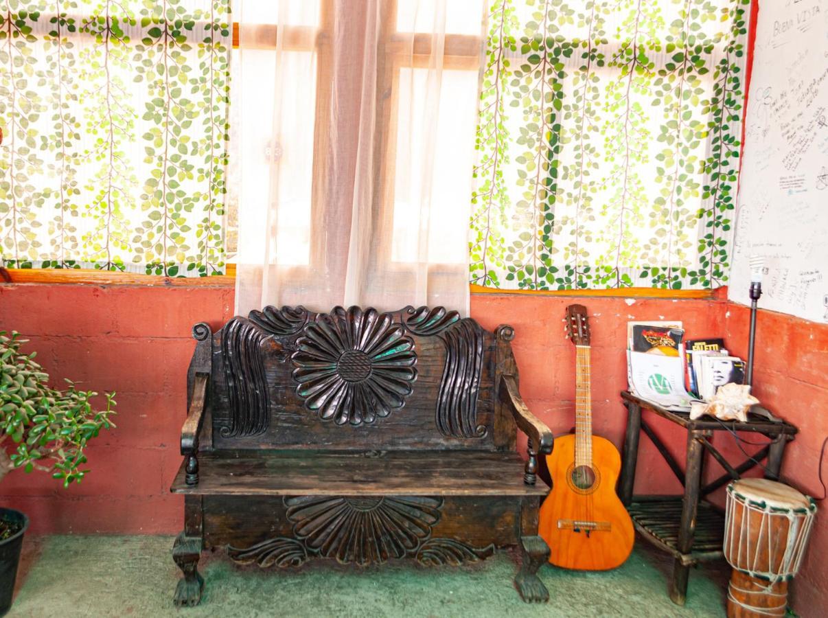 Victorias Hotel Panajachel Extérieur photo